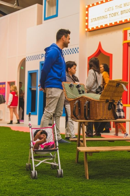Amsterdam: Playhood Entry Ticket - Arriving, removing shoes, and settling in