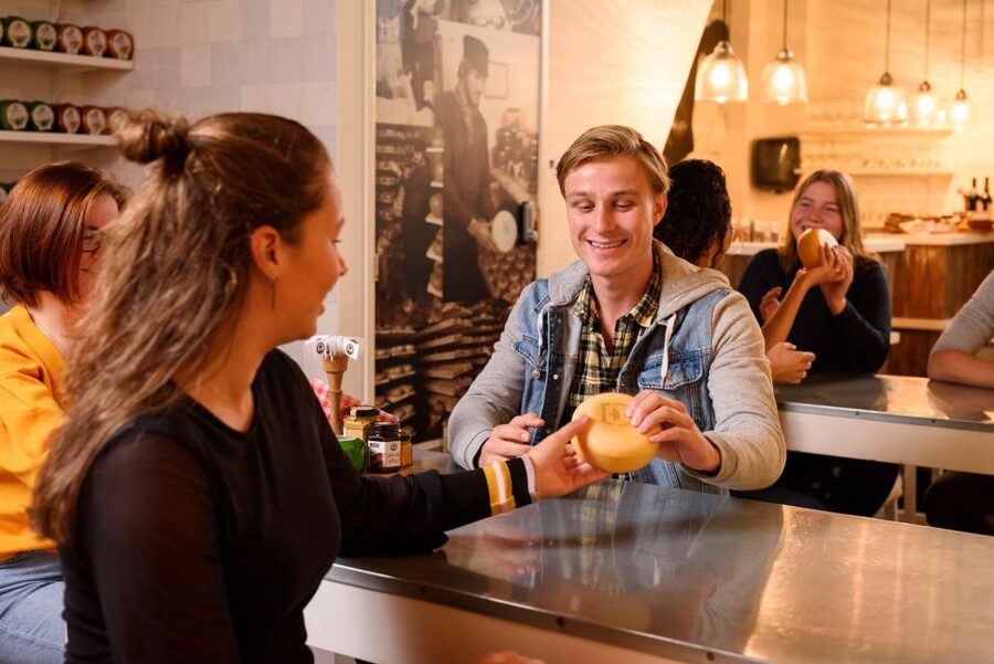 Amsterdam: Premium Henri Willig Cheese Tasting Experience - Spending $21, then using the 10% discount