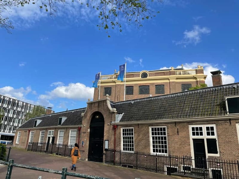 Amsterdam: Private Anne Frank and Jewish History Tour - The Portuguese Synagogue gives the story a strong starting point