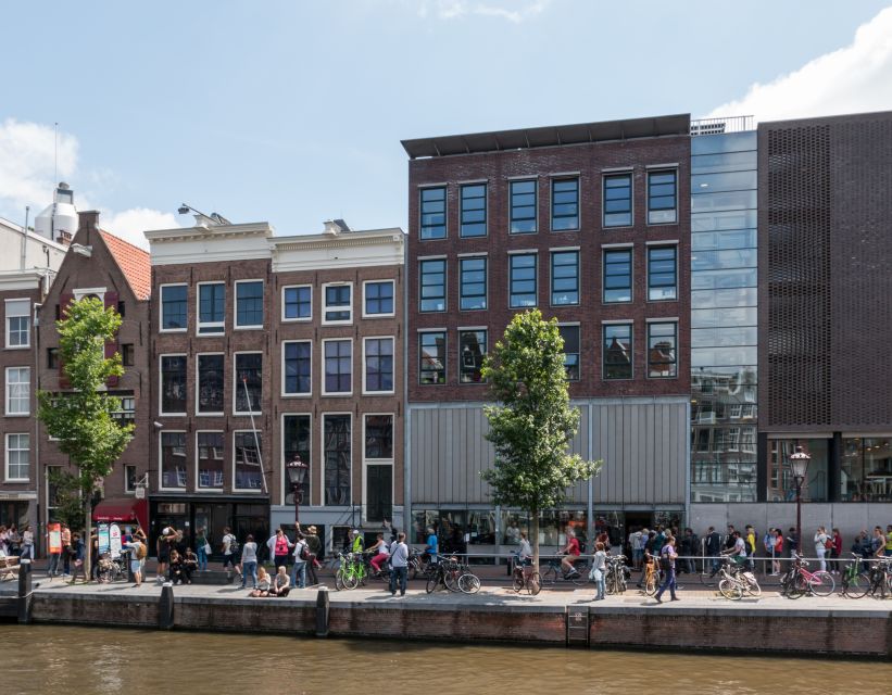 Amsterdam: Private Anne Frank and Jewish Quarter Tour - The Auschwitz Monument and the weight of absence