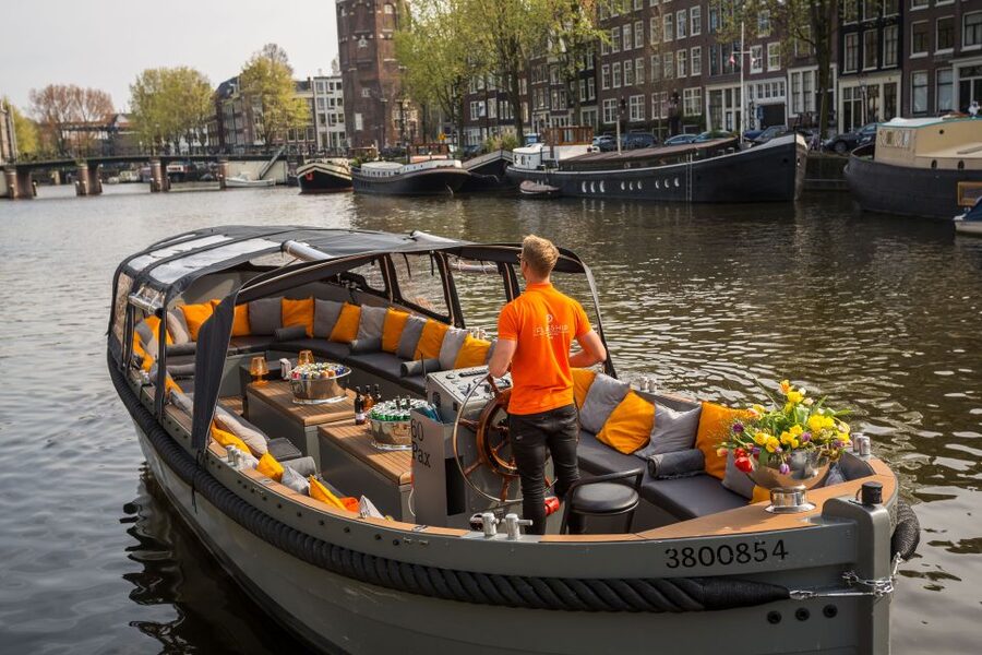 Amsterdam: Private BBQ Cruise with Personal Chef & Drinks - The BBQ menu and what you actually get