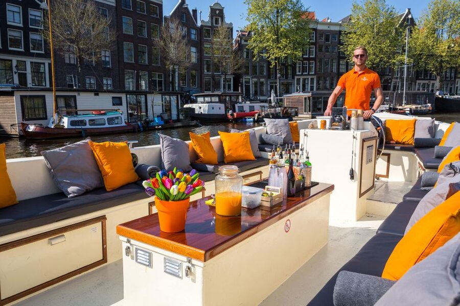 Amsterdam: Private BBQ Cruise with Personal Chef & Drinks - Who will enjoy this cruise most