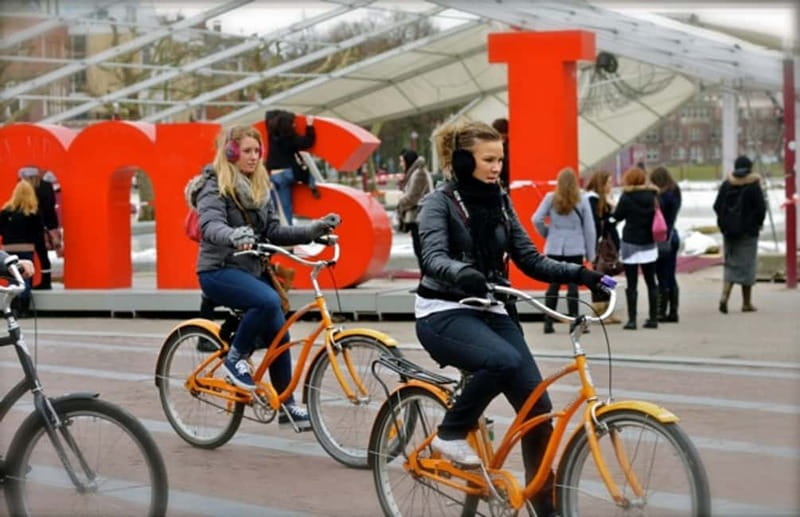 Amsterdam: Private Bike Tour - Why a private bike tour fits Amsterdam