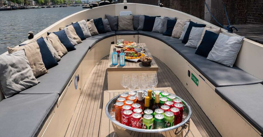 Amsterdam: Private Canal Booze Cruise with Unlimited Drinks - Prinsengracht and the canal-house views