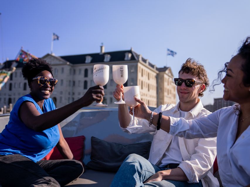 Amsterdam: Private Canal Cruise with Drinks and Snacks - What this private canal cruise is really like
