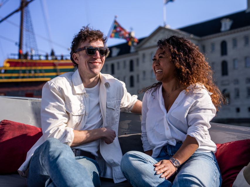 Amsterdam: Private Canal Cruise with Drinks and Snacks - The central canals from a private boat