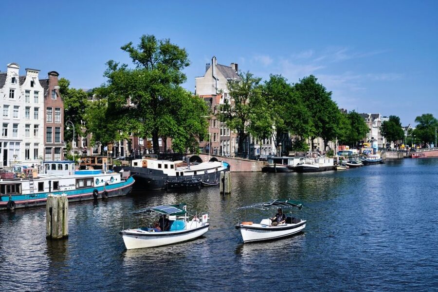 Amsterdam: Private Canal Tour - How much value does the private price offer?