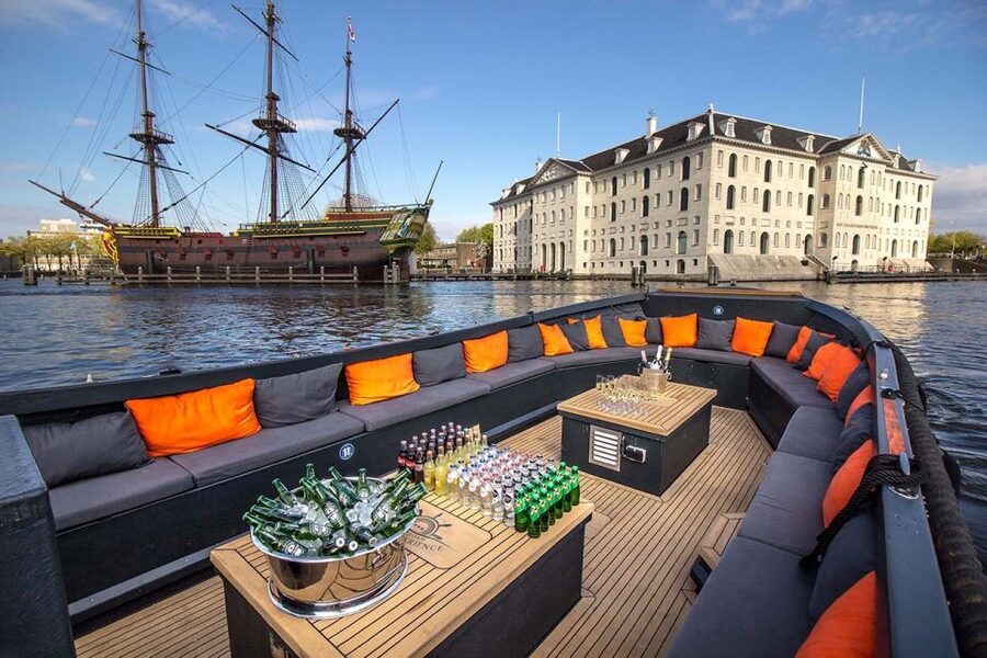 Amsterdam: Private Cruise with Drinks & Optional Snacks - Who will enjoy this private canal cruise?