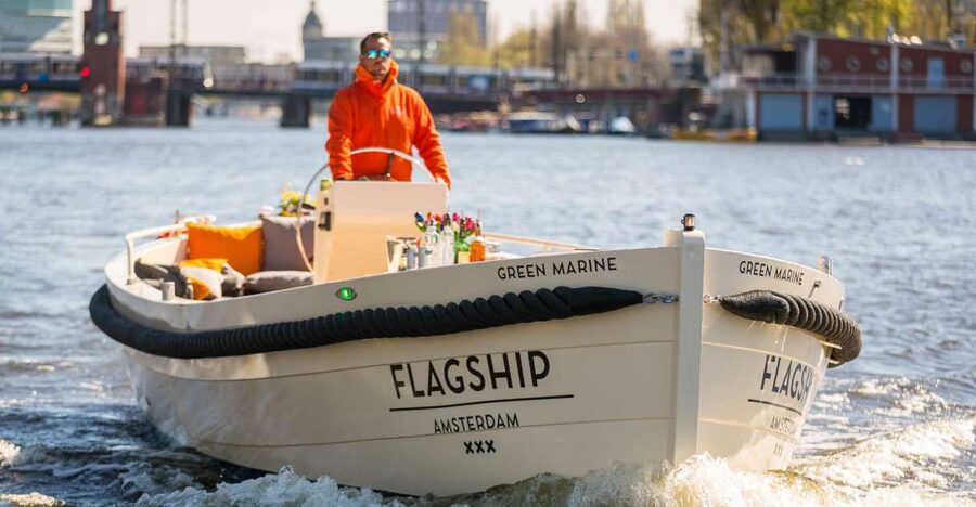 Amsterdam: Private Cruise with Drinks & Pizza or Burger - Practical details before you reserve