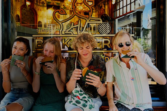 Amsterdam Private Food & Drinks Tour by UNESCO Canals & Jordaan - Chocolate, fries, and the Nine Streets