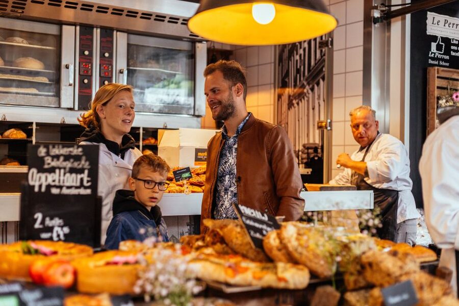 Amsterdam: Private Food Tour with a Local - Stroopwafels, bitterballen, and Dutch classics