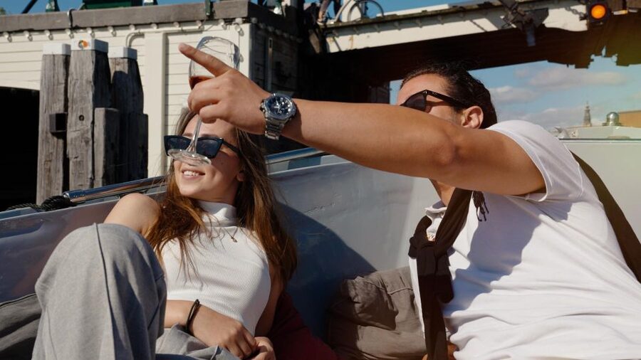 Amsterdam: Private Luxury Cruise with BBQ and Drinks - How good is the live guiding?