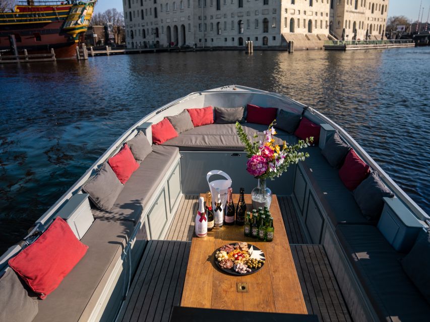 Amsterdam: Private Luxury Cruise with Drinks & Silent Disco - Service depends heavily on the skipper