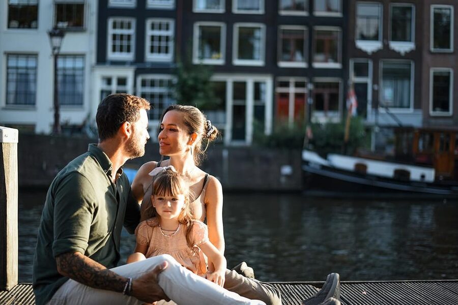 Amsterdam: Private Photoshoot in iconic locations - Key points at a glance