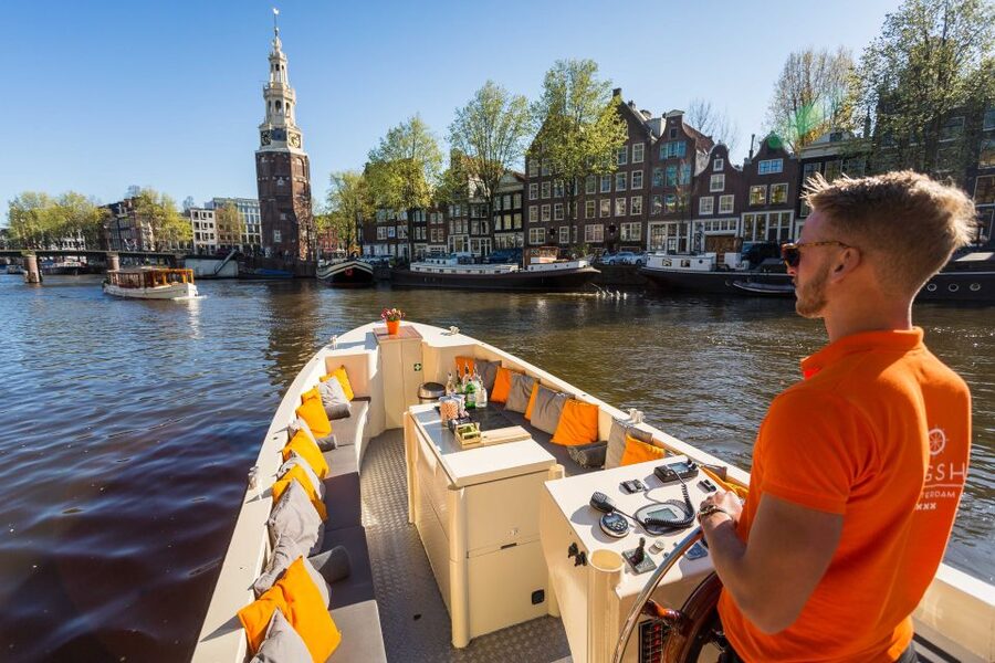 Amsterdam: Private Prosecco Canal Cruise Tour - Merchant houses and Amsterdam’s Canal Belt