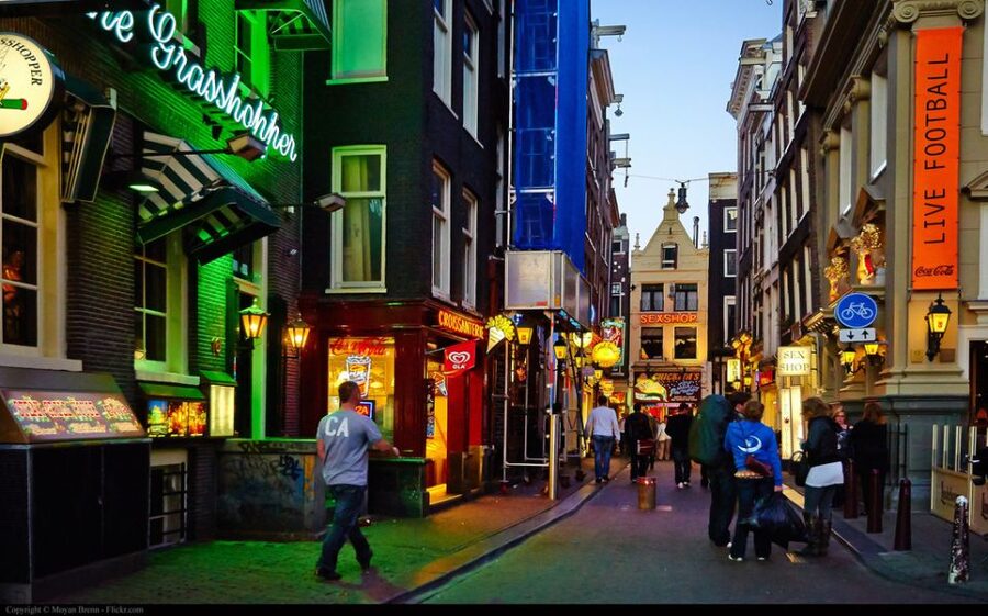 Amsterdam: Private Red Light District and Food Tour - Key points to know before you book