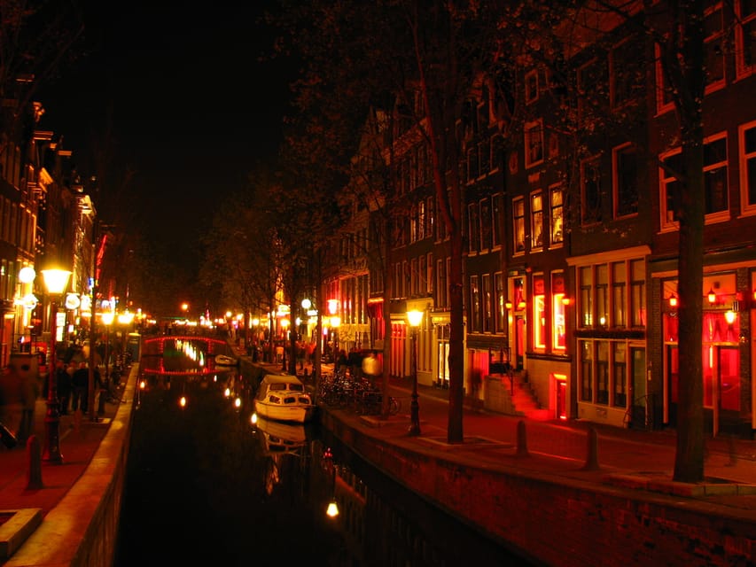 Amsterdam: Private Red Light District Tour in Spanish - Zeedijk Street and Amsterdam’s old sailor quarter