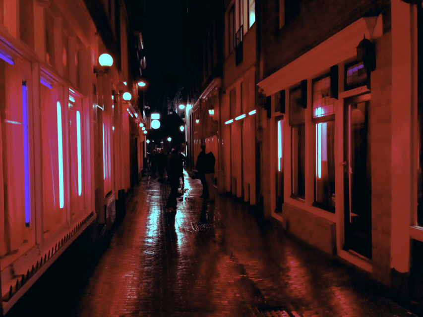 Amsterdam: Private Red Light District Tour in Spanish - Who will enjoy this Spanish-language walk