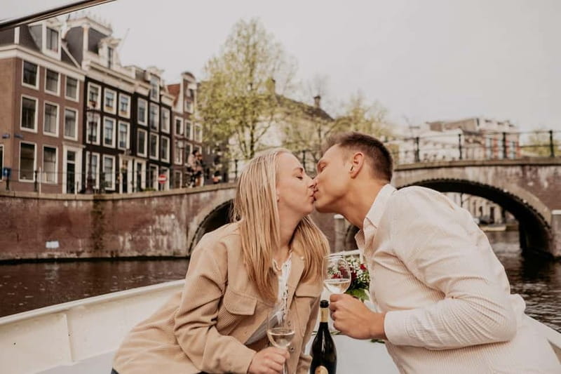 Amsterdam: Private Romantic Canal Cruise w. Prosecco/Snacks - Lijnbaansgracht and Prinsengracht