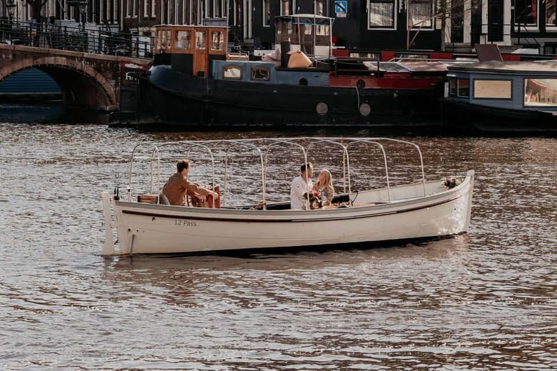 Amsterdam: Private Romantic Canal Cruise w. Prosecco/Snacks - The Skinny Bridge and the Magere Brug story