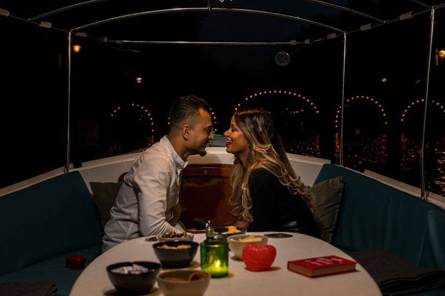 Amsterdam: Private Romantic Evening Boat Tour with Prosecco - Starting at Keizersgracht 401