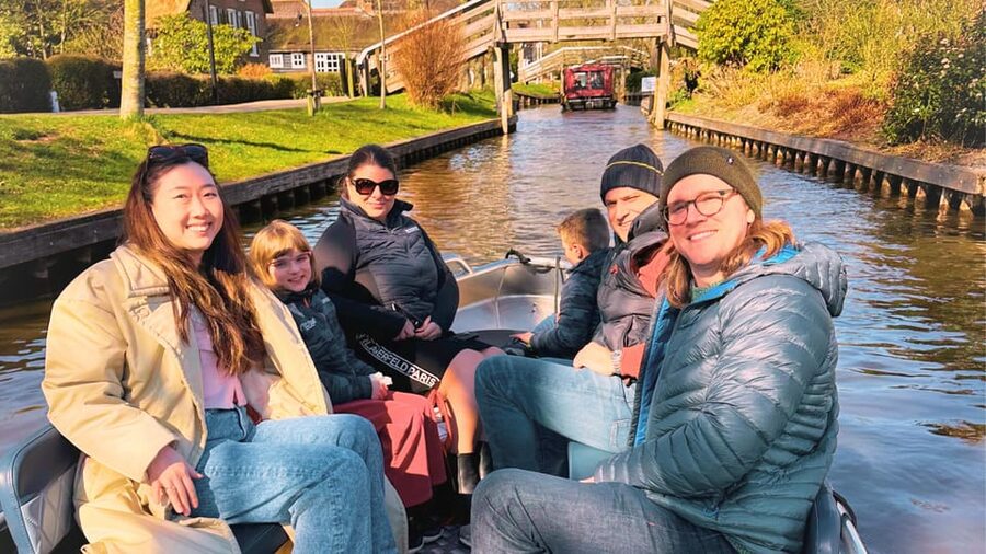 Amsterdam: Private Tour Giethoorn, Zaanse Schans Local Guide - Should You Book This Zaanse Schans and Giethoorn Tour?
