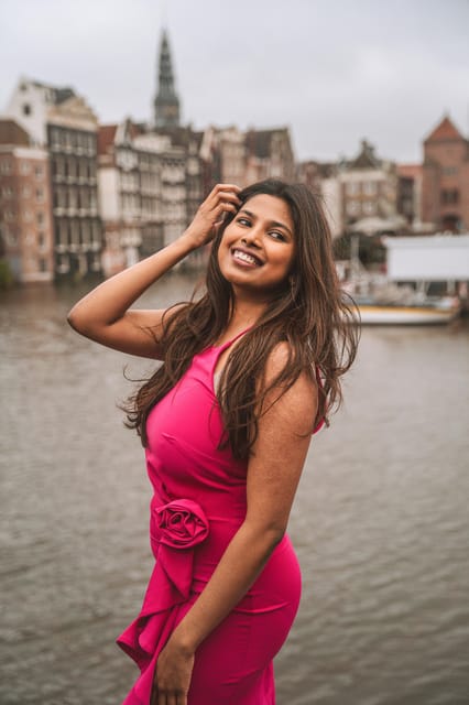 Amsterdam: Professional Photoshoot at the Canals - Price, group size, and overall value