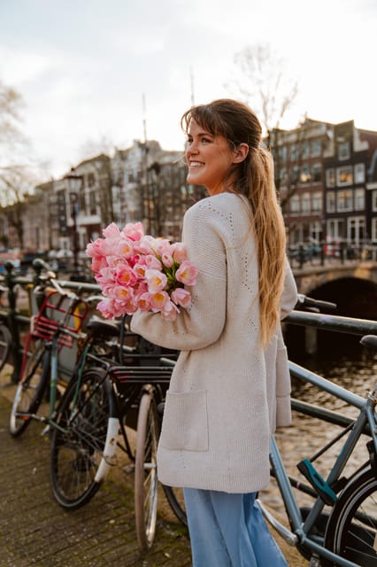 Amsterdam: Professional Photoshoot at the Canals - Weather planning for Amsterdam’s changeable skies