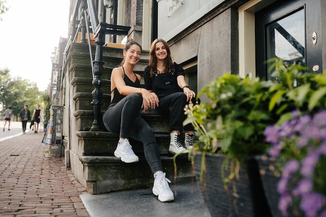 Amsterdam: Professional Photoshoot at the Canals - Meeting at Brouwersgracht 60