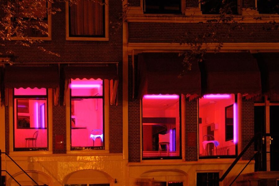Amsterdam: Red Light District 1-hour Smartphone Audio Tour - Beginning at Dam Square, Amsterdam’s Starting Point