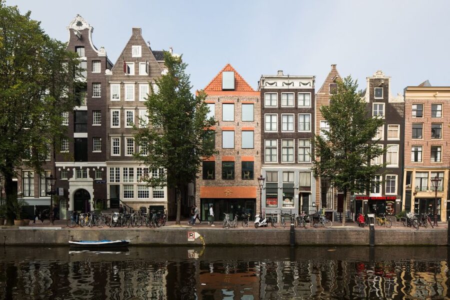 Amsterdam: Red Light District 1-hour Smartphone Audio Tour - Belle and the Tour’s Respectful Treatment of Sex Work