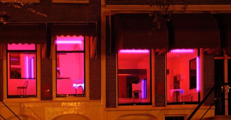 Amsterdam: Red Light District 1-hour Smartphone Audio Tour - Bloedstraat and the Pleasure of an Odd Street Name