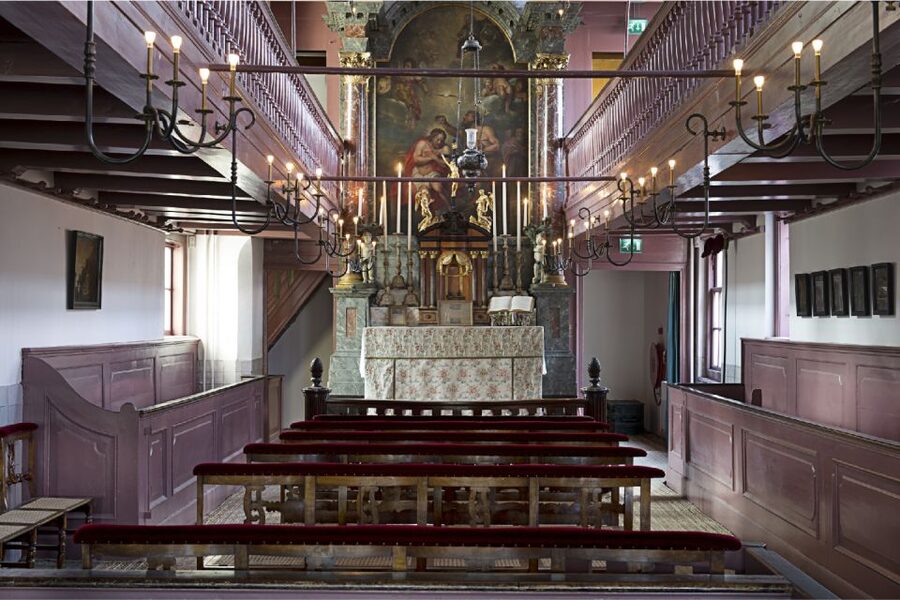 Amsterdam: Red Light District 1-hour Smartphone Audio Tour - The Oude Kerk and the District’s Older Layers