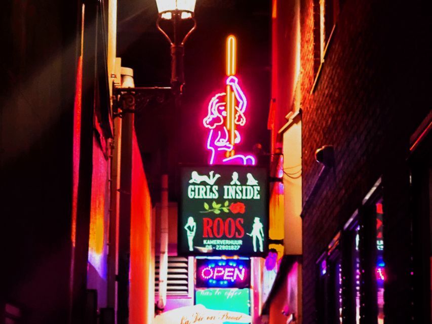Amsterdam: Red Light District and Coffeeshop Culture Tour - Starting with Amsterdam’s oldest streets