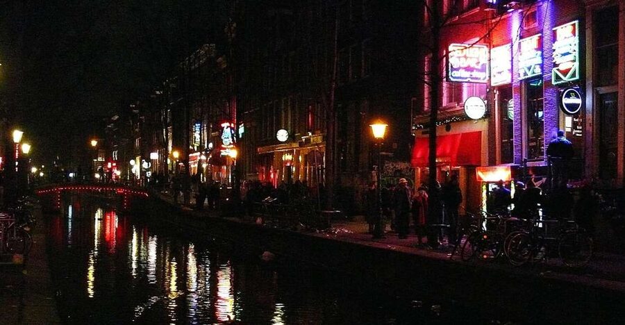 Amsterdam: Red Light District and Coffeeshop tour - Key points to know before you book