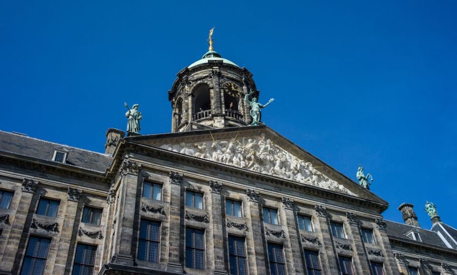Amsterdam: Red Light District & City Tour German or English - Centraal Station and the city’s mixed center