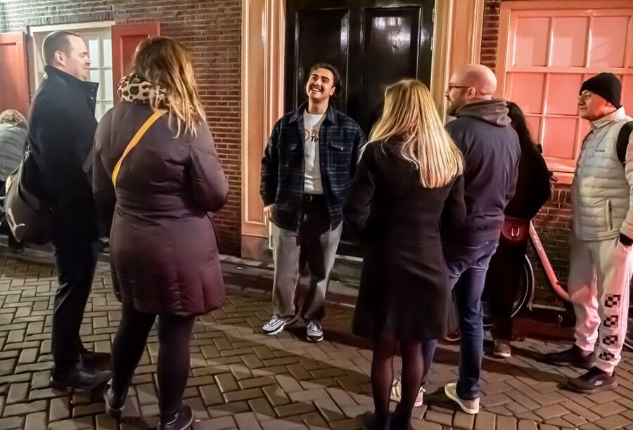 Amsterdam: Red Light District Exclusive Night Tour - Why this night walk is worth your time