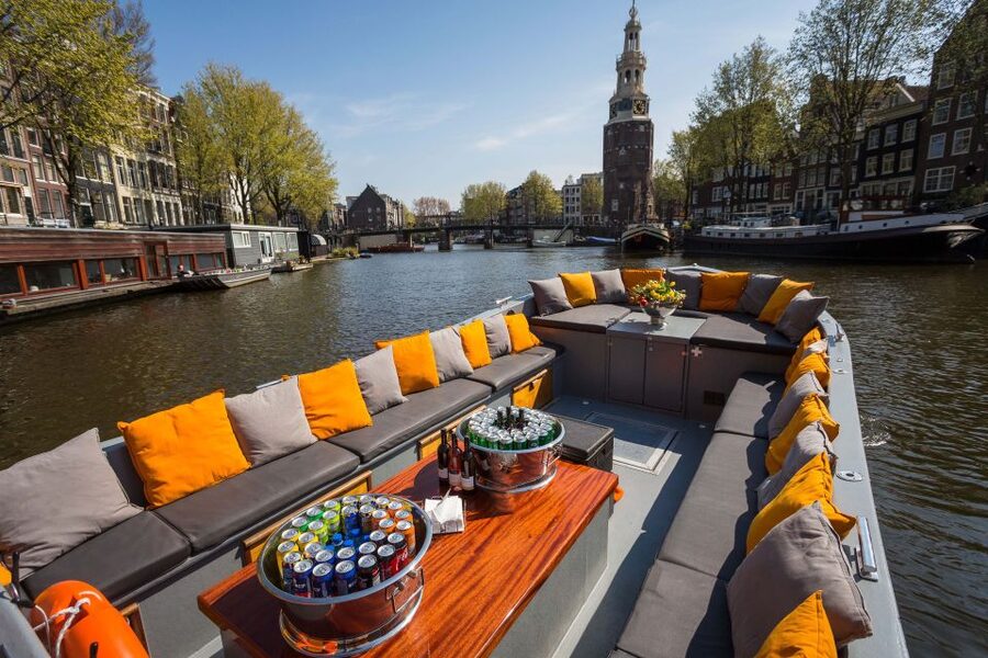Amsterdam: Red-Light District Pub Crawl and Booze Boat Tour - Dress rules, ID, and practical preparation