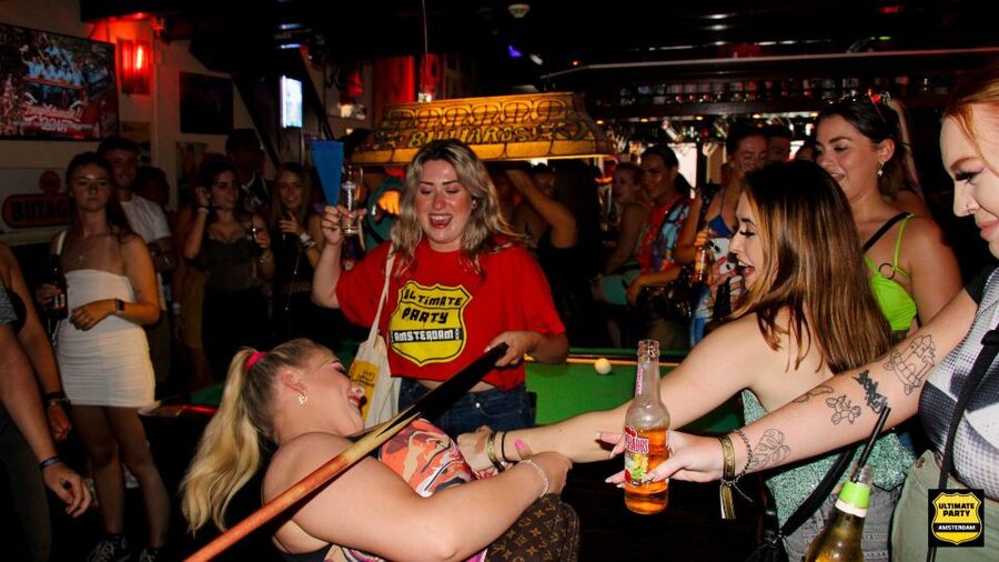 Amsterdam: Red Light District Pub Crawl with Unlimited Shots - Four pubs, four chances to find your rhythm