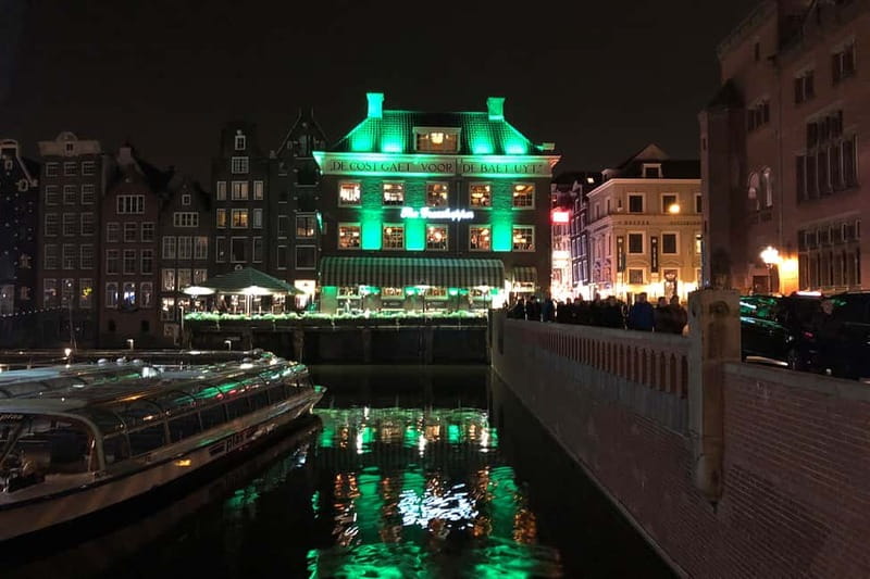 Amsterdam: Red Light District Tour - The walking pace, group size, and guide quality