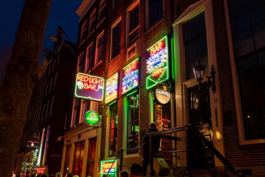 Amsterdam: Red Light District Tour in German/English/Italian - Key points to know before you book