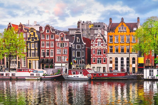 Amsterdam Red Light District Treasure: Self-Guided Tour & Quest - Montelbaanstoren and Amsterdam’s defensive past