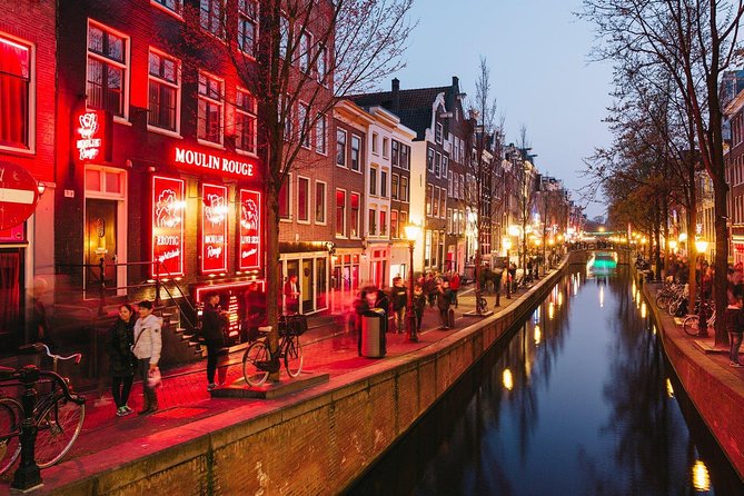 Amsterdam Red Light District Walking Tour in EN/DE/IT/ES - Nieuwmarkt, coffee shops, cannabis, and the district’s future