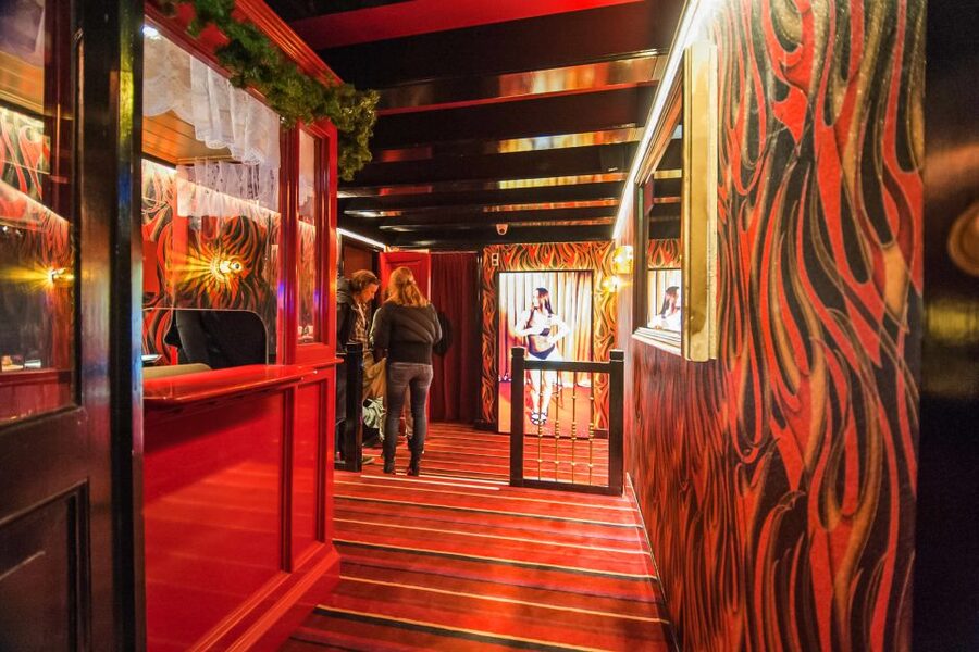 Amsterdam: Red Light Secrets Museum Entry Ticket - What the former brothel rooms reveal