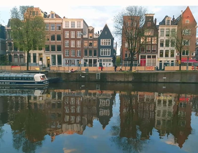Amsterdam: Red light tour in German/English for groups of 4 people or more - Safety, customs, and the questions people actually ask