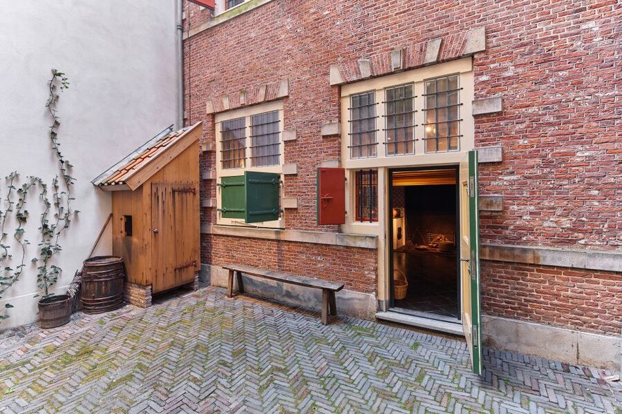 Amsterdam: Rembrandt House Museum Entrance Ticket - Why the audio guide matters here