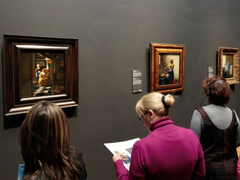 Amsterdam: Rijksmuseum Masterpieces Guided Small Group Tour - Entering with timed admission