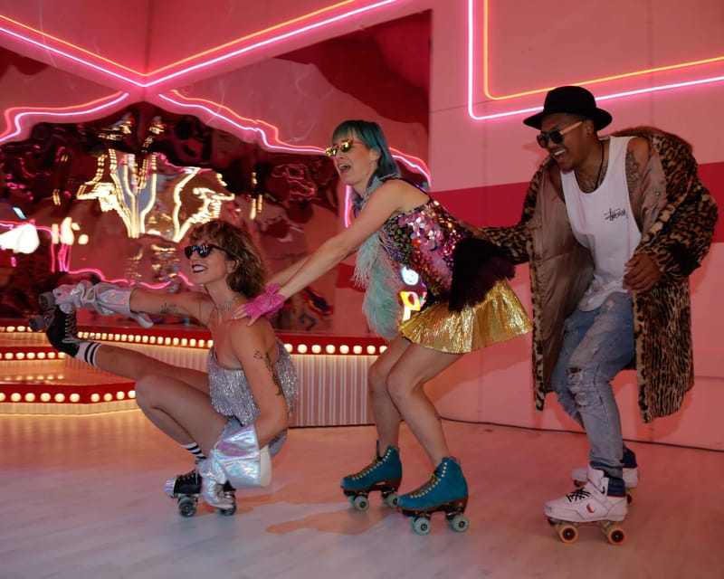 Amsterdam: Roller Dreams & Amsterdam Nightlife Experience - Who will enjoy this Amsterdam night