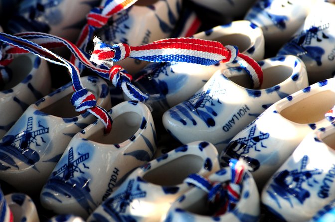 Amsterdam: Rotterdam, Delft and The Hague Private Tour - Inside Royal Delft’s pottery tradition