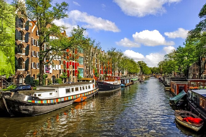 Amsterdam Scavenger Hunt and Highlights Self Guided Audio Tour - Beurs van Berlage and the National Monument